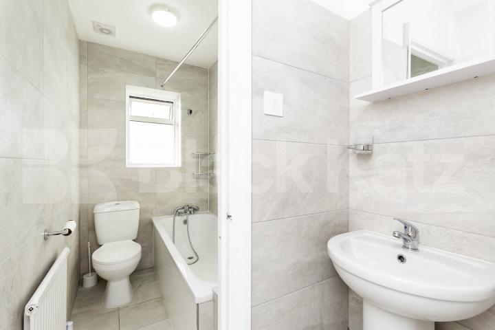 Recently decorated two double bedrooms within a period house in Camden Rochester Road, Camden
